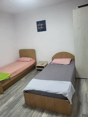 Închiriez casă cu 4 camere  2 bai - imagine 10