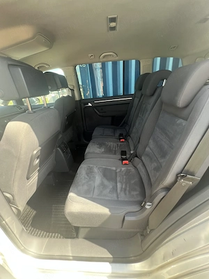 Volkswagen Touran  - imagine 6