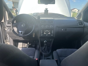 Volkswagen Touran  - imagine 8
