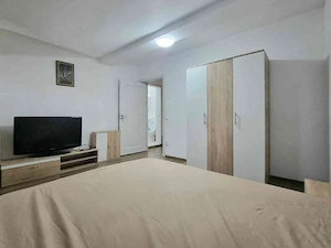 Se inchiriaza apartament ca două camere Târgoviște  - imagine 4