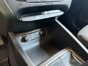 Hyundai i20 prima inmatriculare 02 2019 - imagine 16