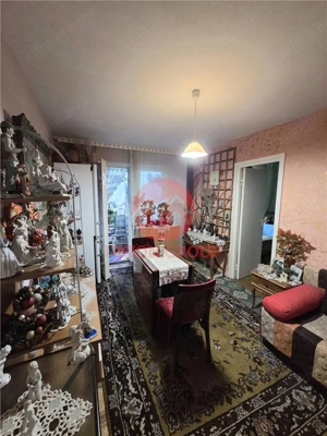 Apartament 3 Camere, Semidecomandat, Zona Piata Amzacea, Etaj 2 - imagine 3