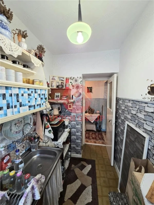 Apartament 3 Camere, Semidecomandat, Zona Piata Amzacea, Etaj 2 - imagine 13