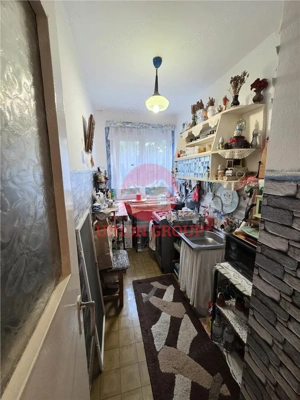 Apartament 3 Camere, Semidecomandat, Zona Piata Amzacea, Etaj 2 - imagine 12