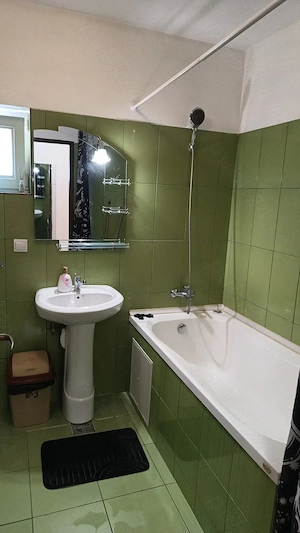 Închiriez apartament cu doua camere  - imagine 8