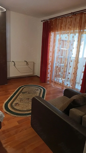 Închiriez apartament cu doua camere  - imagine 7
