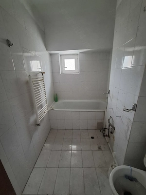 Vând apartament cu 4 camere confort 1 decomandat zona centrală  - imagine 3