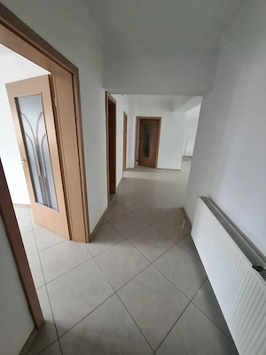 Vând apartament cu 4 camere confort 1 decomandat zona centrală 