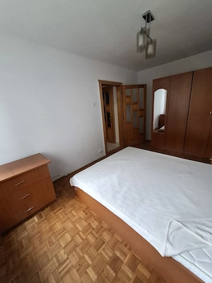Vând apartament 3 camere confort 1 semidecomandat Bloc de 4etaje, etajul 1 - imagine 2