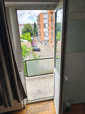 Închiriez apartament  - imagine 9