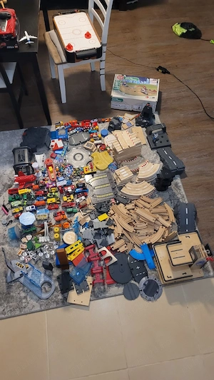 SET complet LIDL playtive- șine lemn, oras, trenuri, autostrazi, aeroport, port etc.