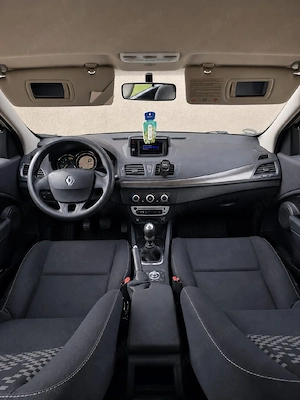 Vand renault megane 3  1.5 Diesel  an 2013  primul proprietar - imagine 3