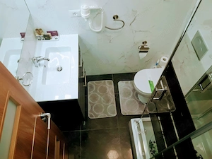 Garsoniere Camere premium de închiriat în Sinaia - Platou Izvor - Utilități incluse, termen lung  - imagine 4