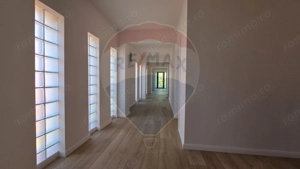 Casă / Vilă cu 6 camere de vânzare în zona Central - imagine 11
