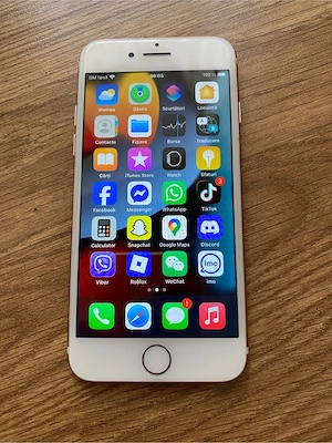 Telefon iPhone 7 Roze Gold 32gb memorie liber,perfect funcțional baterie 85%,vine cu incarcator și c