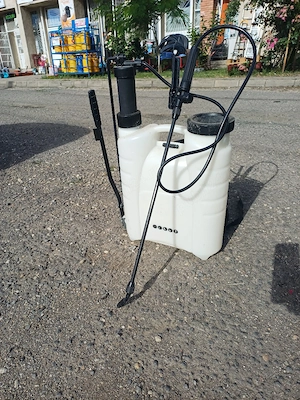 vand pompa de stropit 12 l