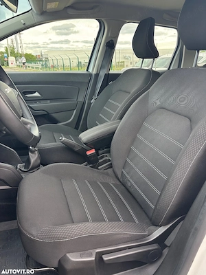 Dacia Duster Blue dCi 115 4WD Comfort - imagine 13