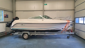 Vand barca Uttern 5500 DC