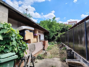 De vanzare casa demolabila cu teren 302 mp, front 9,6 m, str. Minerilor  - imagine 4