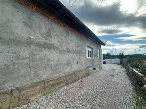 CASA SOLIDA CU TEREN SI CURTE,  BOCSA VASIOVA. COMISION ZERO - imagine 4