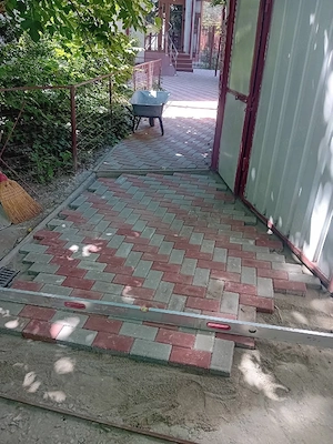 Execut amenajări interioare și exterioare  - imagine 5