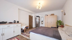 Casă 11 camere cu livadă | Dragomirești-Deal | De Închiriat - imagine 3