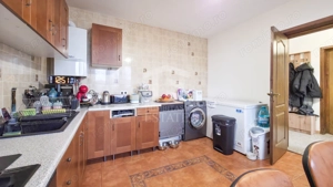 Casă 11 camere cu livadă | Dragomirești-Deal | De Închiriat - imagine 14