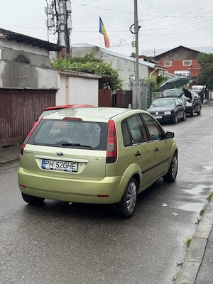 Ford fiesta 2005 1.4tdci km reali fara rugina - imagine 2