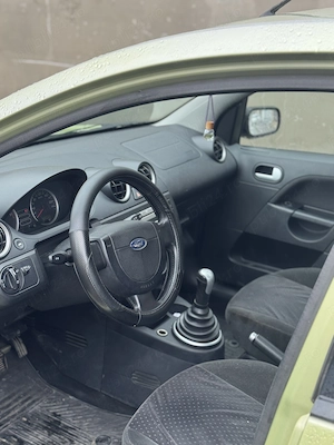 Ford fiesta 2005 1.4tdci km reali fara rugina - imagine 5