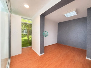 Vand spatiu comercial in Tudor, Blv. Pandurilor suprafata utila 33 mp - imagine 2