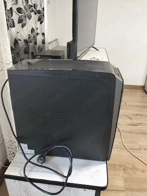 calculatorul de vanzare flolosit de 3 ori  vine la pachet cu cabluri si tastatura cu maus si casti s - imagine 3