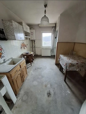 Ocazie! Vând urgent apartament cu 4 camere confort 1 decomandat bloc de 4 etaje