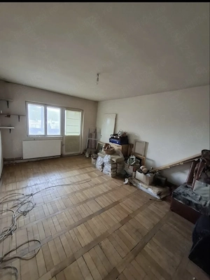 Ocazie! Vând urgent apartament cu 4 camere confort 1 decomandat bloc de 4 etaje - imagine 3