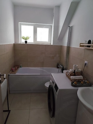 Inchiriez apartament două camere  - imagine 2