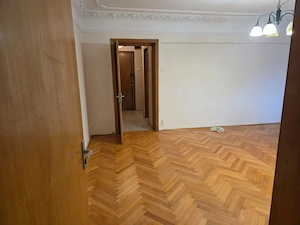 Inchiriez apartament cu trei camere parter  AFI COTROCENI pretabil spatiu birou si loc de parcare - imagine 2