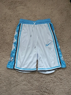 Pantaloni de baschet scurti