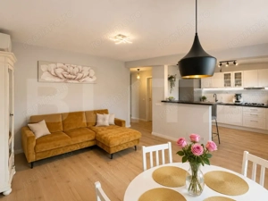 Apartament de vânzare cu 3 camere, 73mp, parcăre, 2 bai , boxa , zona Sanicoara