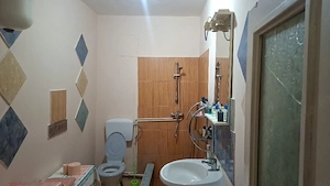 PROPRIETAR- vand casa masiva, situata central - imagine 11