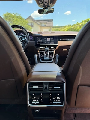 Vand Porsche Cayenne 2019, 3.0 V6 340 CP, cutie automata cu 8 trepte - imagine 8