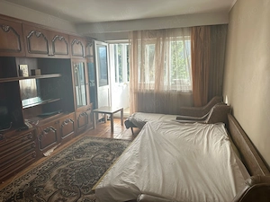 Închiriez apartament 