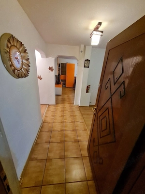 Se vinde apartament 3 camere decomandat - imagine 10