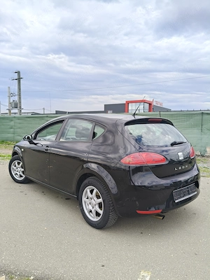 vând Seat Leon Referance Sport Edition 1.6 MPI 102cp an 2009 - imagine 3
