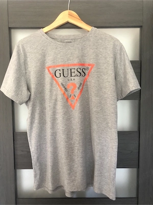 vând tricou Guess este original