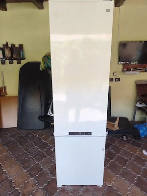 frigider incorporabil hotpoint