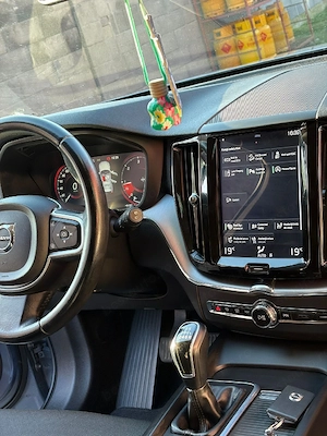 Volvo XC60 2019 - imagine 7