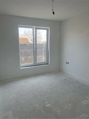 Proprietar vand 1 2 duplex in mosnita noua 4 camere 3 dormitoare 2 bai bucatarie living - imagine 6