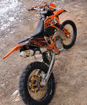 Vand ktm exc300 2010 in stare ff buna de functionare! Porneste la prima pedala rece cald! - imagine 3