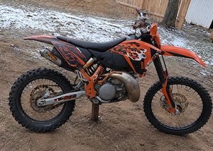 Vand ktm exc300 2010 in stare ff buna de functionare! Porneste la prima pedala rece cald! - imagine 2