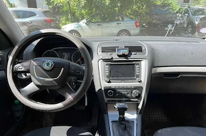 Vand Skoda Octavia 2 1,2 TSI, automata - imagine 4