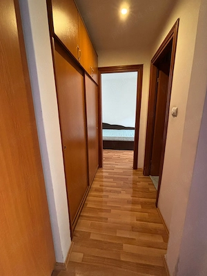 Apartament 4 camere decomandat Târgoviște Micro 4 - imagine 4